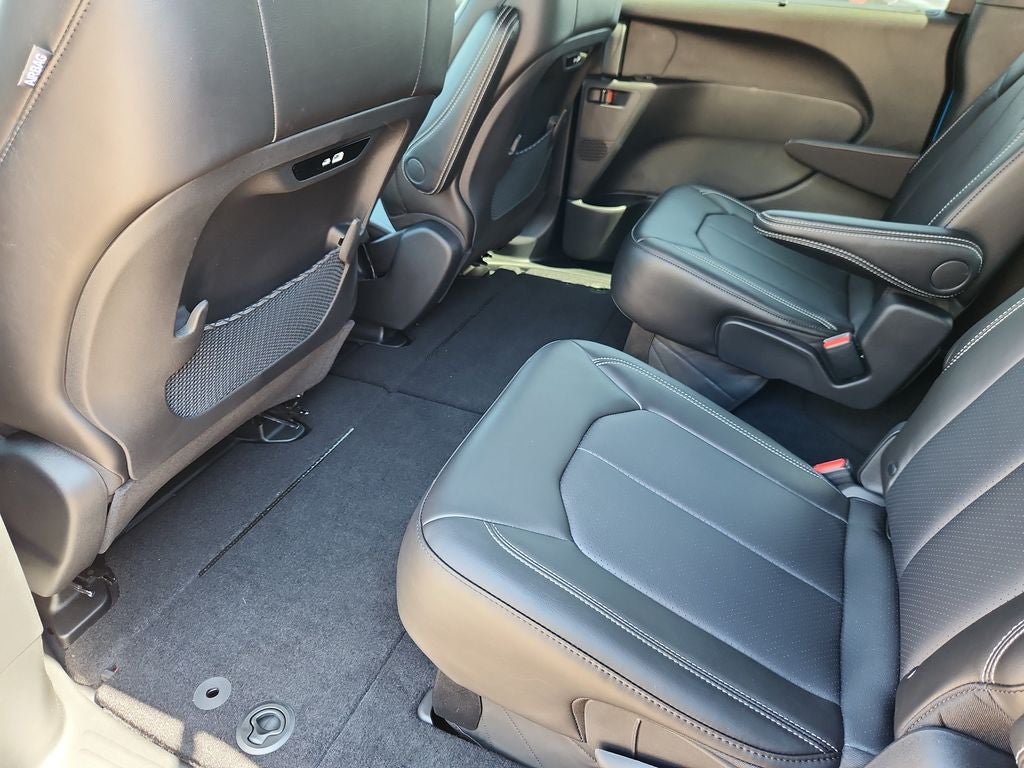 2027 Chrysler Pacifica PACIFICA SELECT AWD