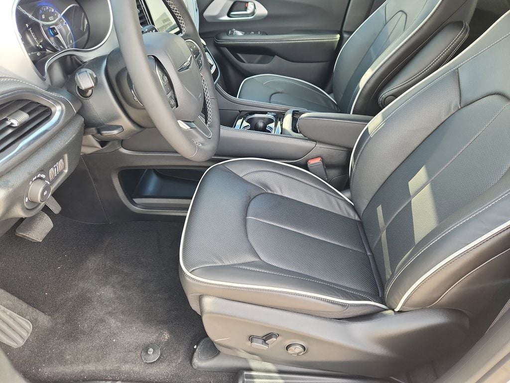 2026 Chrysler Pacifica PACIFICA LIMITED AWD