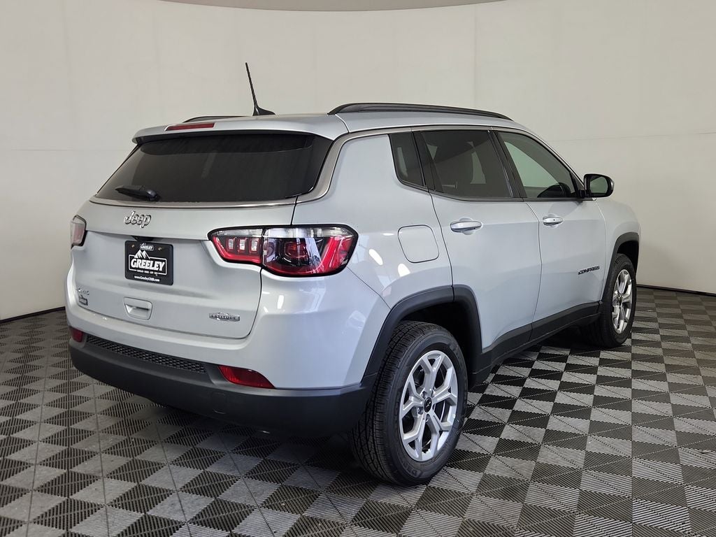 2025 Jeep Compass COMPASS LATITUDE 4X4