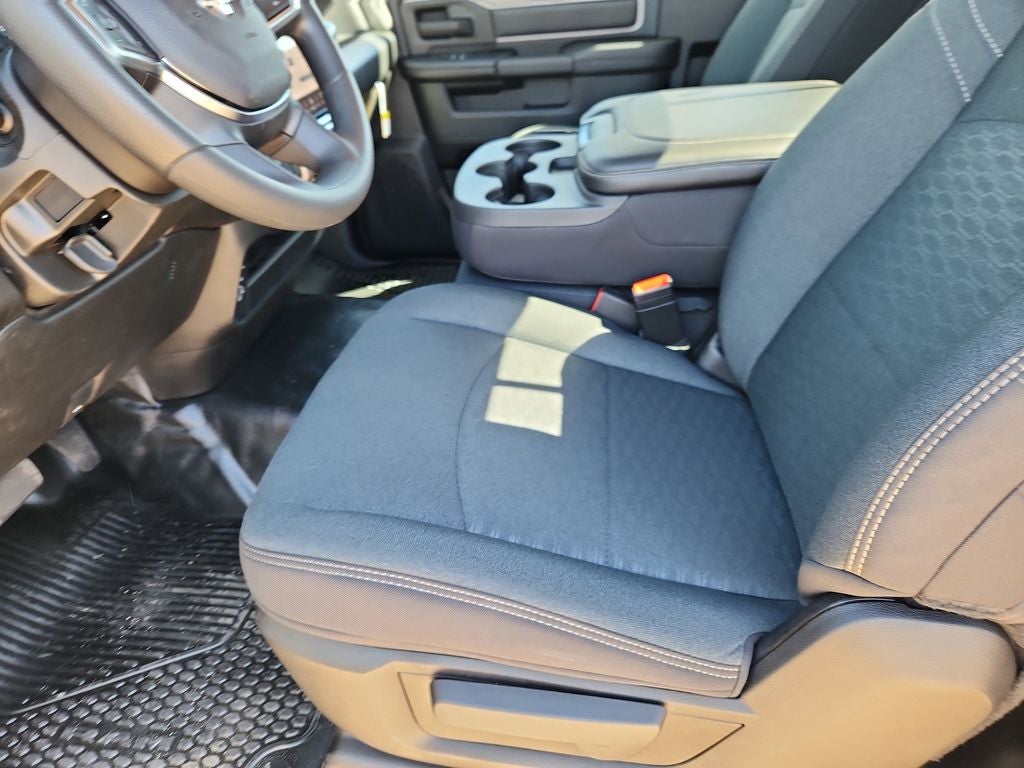 2026 RAM 3500 RAM 3500 TRADESMAN REGULAR CAB 4X4 8' BOX