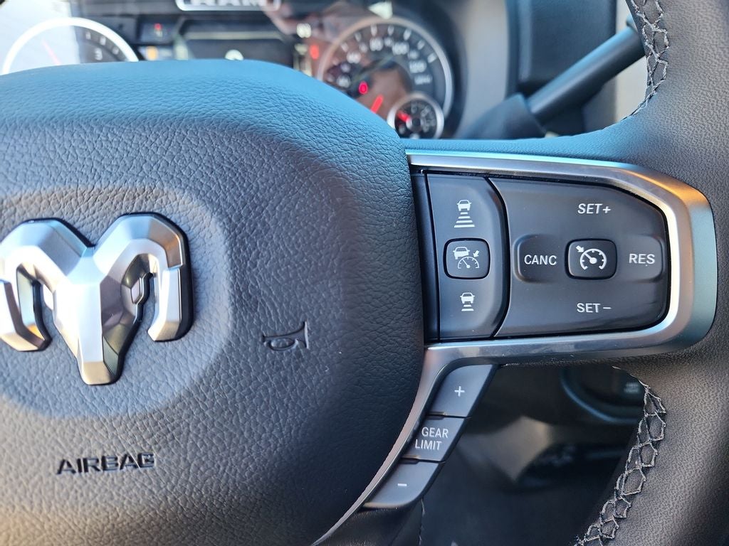 2026 RAM 2500 RAM 2500 TRADESMAN CREW CAB 4X4 6'4' BOX