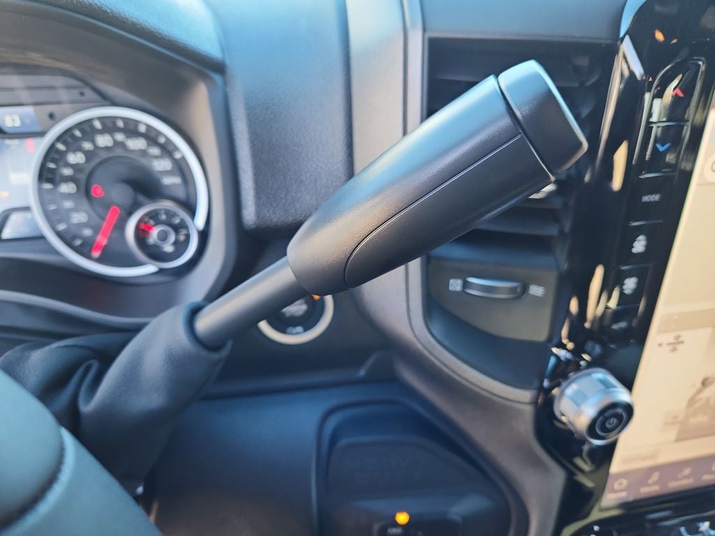 2026 RAM 2500 RAM 2500 TRADESMAN CREW CAB 4X4 6'4' BOX