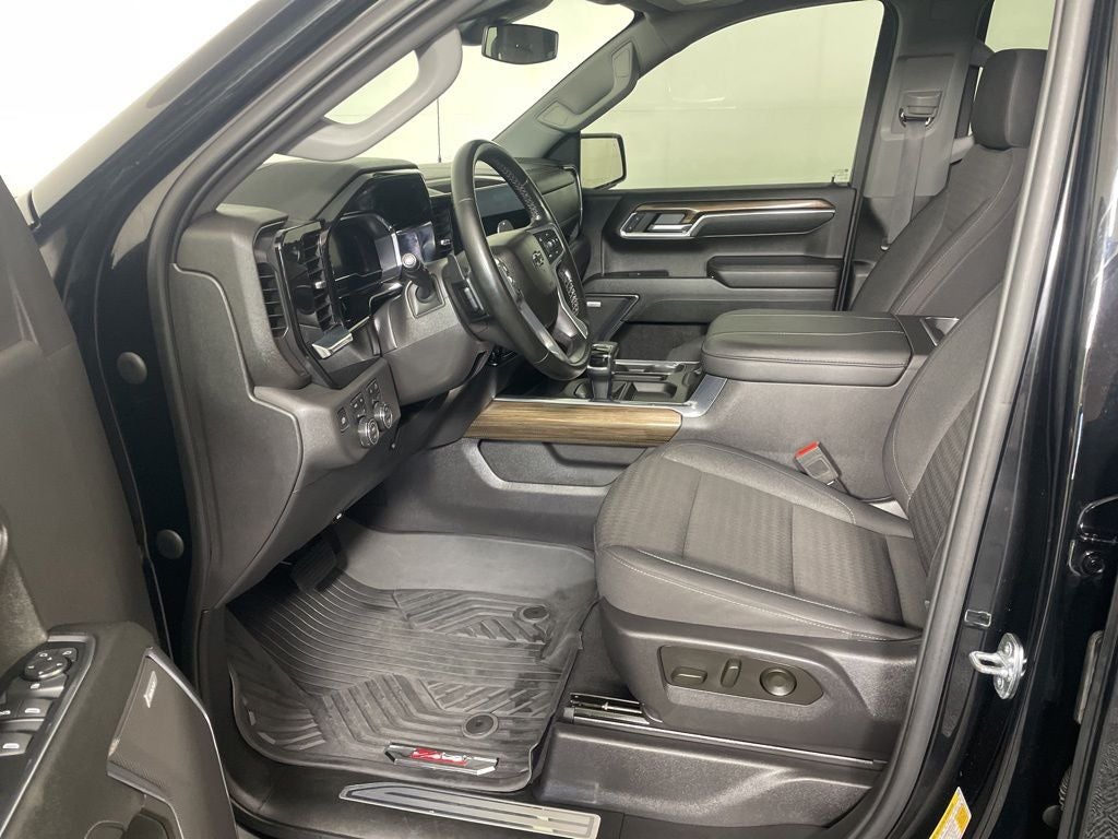 2023 Chevrolet Silverado 1500 4WD Crew Cab Short Bed RST