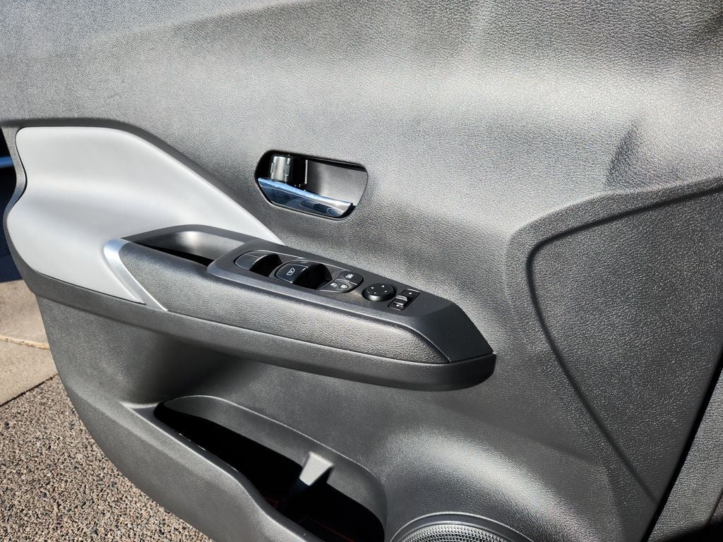 2023 Nissan Kicks SR Xtronic CVT