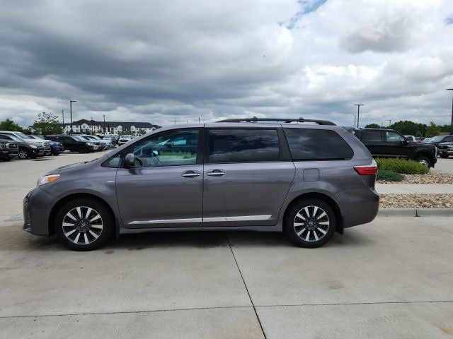 2020 Toyota Sienna XLE 7 Passenger