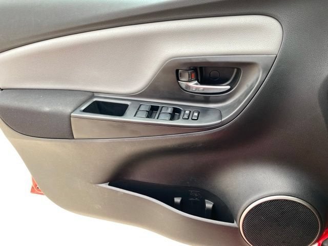2015 Toyota Yaris L