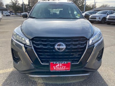 2023 Nissan Kicks SR