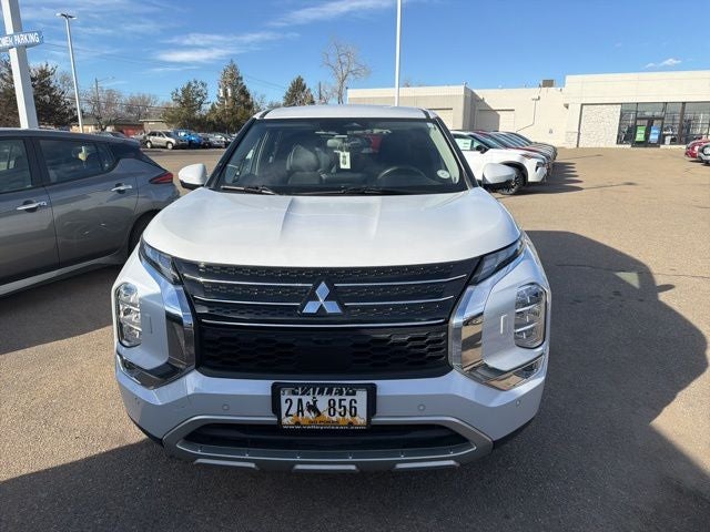 2023 Mitsubishi Outlander SE