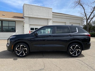 2024 Mitsubishi Outlander SE