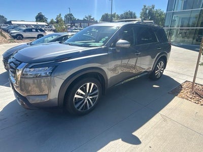 2022 Nissan Pathfinder Platinum
