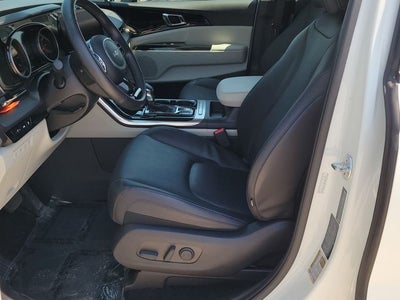 2024 Kia Carnival EX
