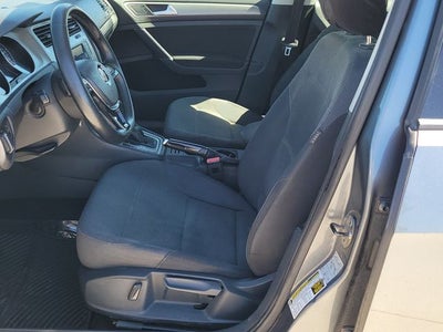 2016 Volkswagen Golf SportWagen S