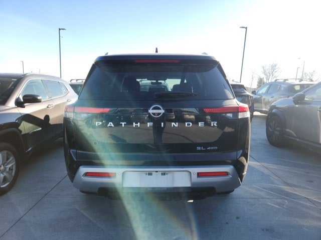 2025 Nissan Pathfinder SL