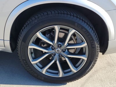 2017 Volvo XC90 T6 Momentum